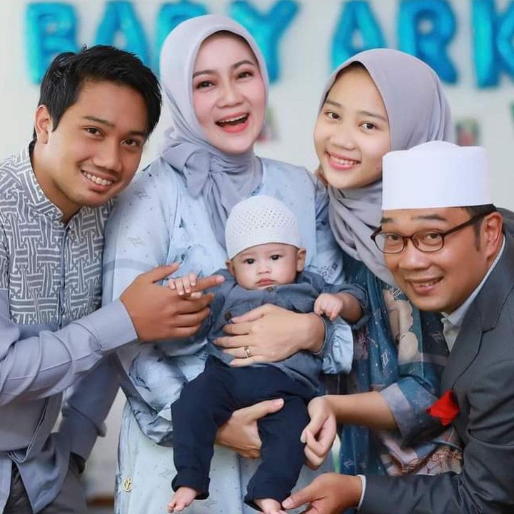 <p>Eril lahir pada 25 Juni 1999, Bunda. Ia memiliki dua orang adik, Camillia Laetitia Azzahra dan Arkana Aidan Misbach. (Foto: Instagram @ataliapr)</p>