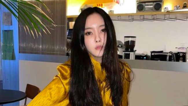 Tabloid Korea Selatan, Dispatch, mengungkapkan anggota T-ara, Hyomin, tengah berpacaran dengan pemain sepak bola Hwang Ui-jo.