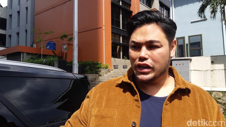 Ivan Gunawan Artis, presenter