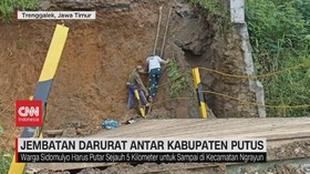 VIDEO: Jembatan Darurat Antar Kabupaten Putus