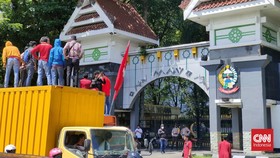Mahasiswa dan Sopir Angkot Sulsel Unjuk Rasa Tolak Hapus BBM Subsidi