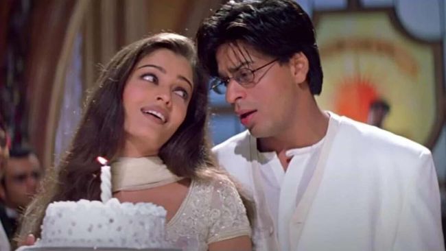 Film India Mohabbatein mengisahkan tentang perjuangan dalam mempertahankan cinta meski terikat peraturan. Berikut sinopsisnya.