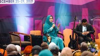 <p>Di sana, Oki Setiana Dewi mengikuti kegiatan Muktamar atau musyawarah dengan Indonesian Muslim Society in America (IMSA). (Foto: Instagram @okisetianadewi)</p>