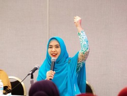 IG Oki Setiana Dewi Digeruduk Usai Ceramahnya Dianggap Menormalkan KDRT