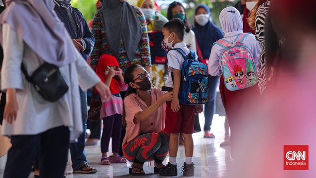 Ada 10.429 sekolah berbagai jenjang di Jakarta yang melaksanakan pembelajaran tatap muka di DKI Jakarta dengan kapasitas 100 persen setiap hari.