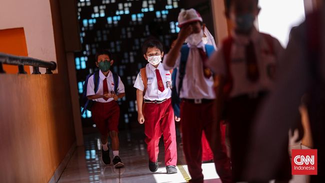 'No Backpack Day' merupakan gerakan yang diinisiasi pertama kali di AS. Gerakan ini mengajak anak-anak untuk tidak membawa tas ransel ke sekolah selama sehari.