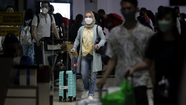 Kemenkes mengumumkan kasus varian Omicron di Indonesia kembali bertambah menjadi 882. Pasien terbanyak pulang dari Arab Saudi yaitu 113 kasus.