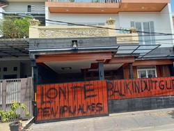 Rumah di Tangsel Jadi Tempat Vandalisme Milik Tersangka Investasi Bodong Alkes