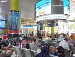 Senin Pertama 2022, 13 Ribu Penumpang Tiba di Stasiun Gambir-Pasar Senen