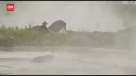 VIDEO: Rekaman Video 2 Warga Terjebak Banjir Lahar Semeru