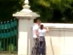 Detik-detik Sepasang WNA Panjat Pagar Candi Prambanan Disergap Sekuriti