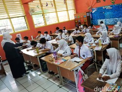 Survei KPAI: 61% Ortu Setuju PTM 100% Meski COVID Menanjak, 39% Menolak