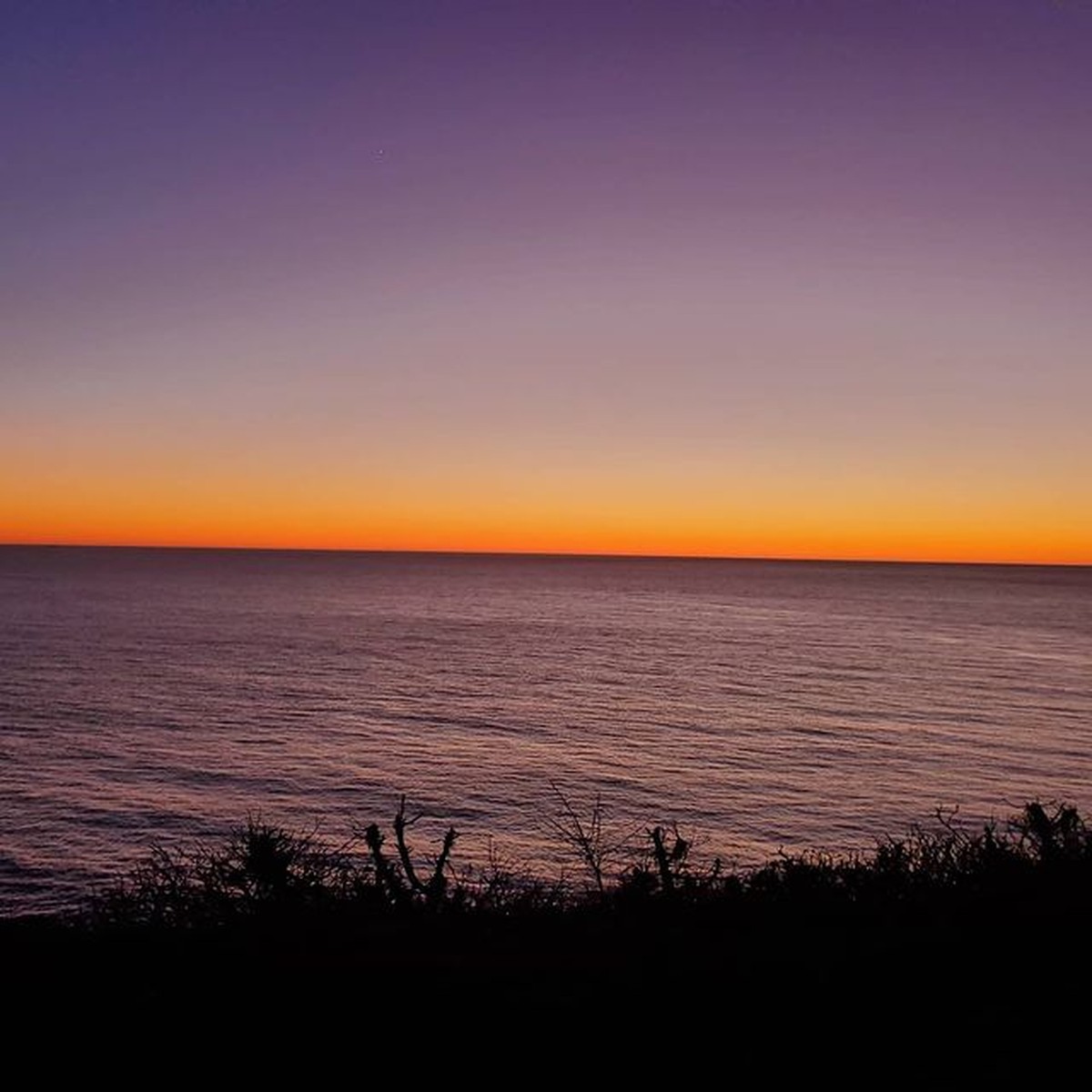 Kabar baik datang dari member BTS yaitu Suga yang baru saja dinyatakan pulih dan sembuh dari Covid-19&period; Yuk intip potretnya&excl;