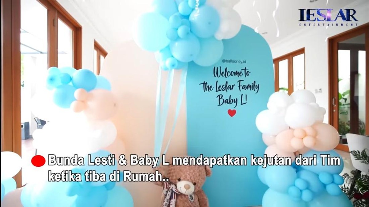 Lesti Kejora mendapat kejutan meriah saat pulang ke rumah usai melahirkan baby L&period; Yuk kita intip potretnya&excl;