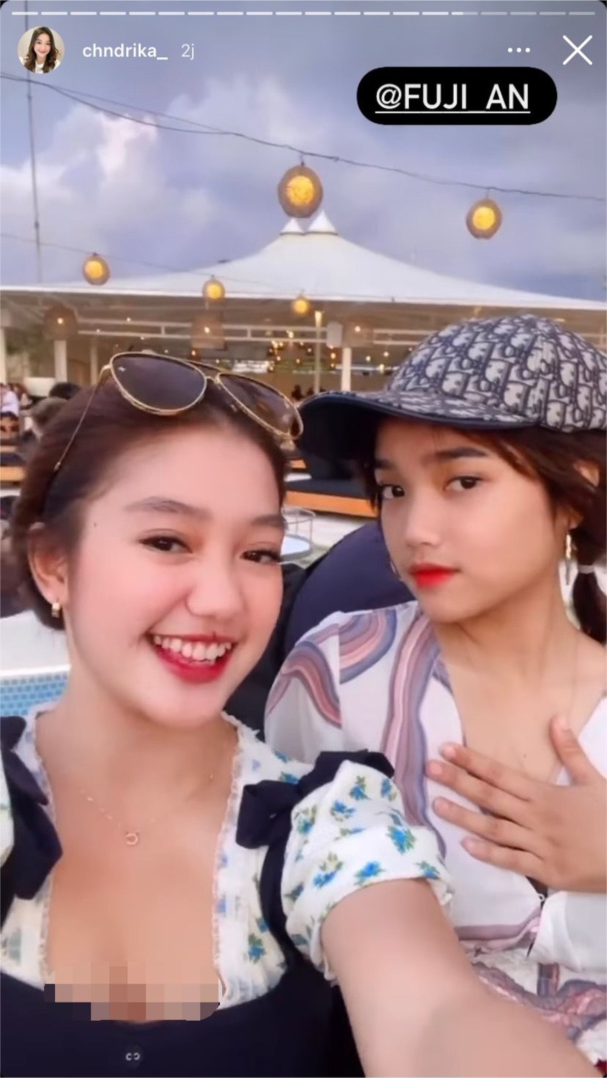 Fuji dan mantan Thariq Halilintar&comma; Chandrika Chika tampak akrab dan asyik berlibur di Bali&period; Yuk kita intip potret mereka&excl;