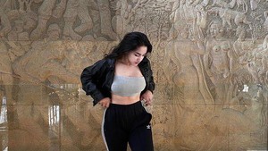Terjerat Prostitusi, 8 OOTD Cassandra Angelie Pakai Barang Mewah ...