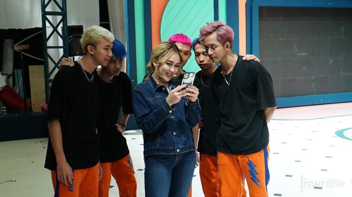 Rizal dan West Java IMB 2021 baru saja mengunjungi studio Brownis dan dance bareng Ayu Ting Ting&period; Yuk intip potret serunya&excl;