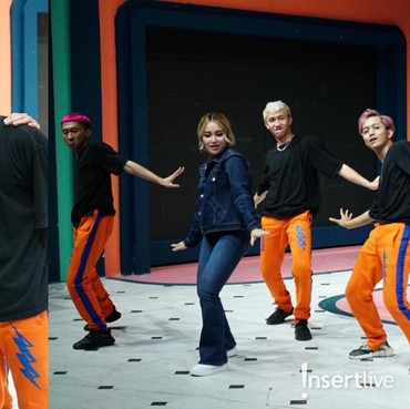 6 Potret Rizal & West Java Peserta IMB 2021 Asyik Dance Bareng Ayu Ting Ting