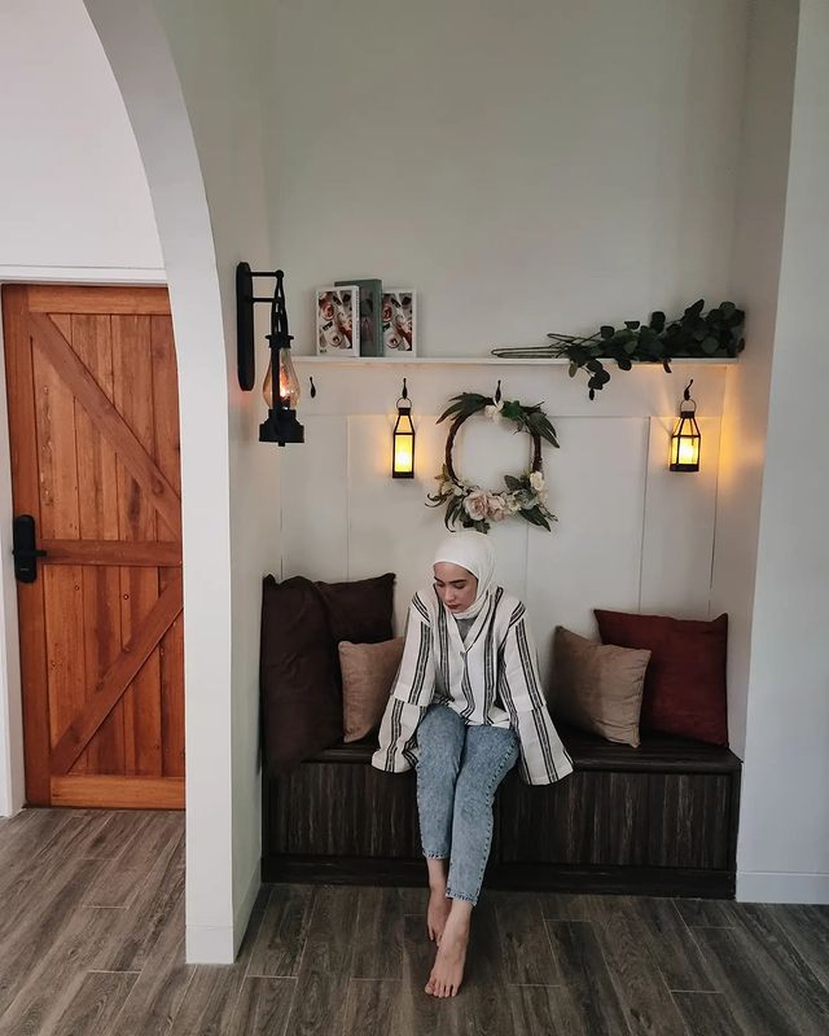 9 Potret Sudut Rumah Mewah Baru Arya Saloka