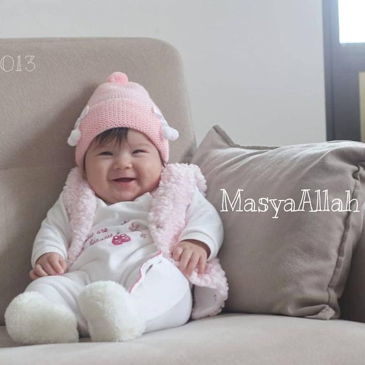 <p>Bagaimana, Bunda? Wajah <em>baby</em> Zara benar-benar menggemaskan, ya? (Foto: Instagram @sitiliza2013)</p>