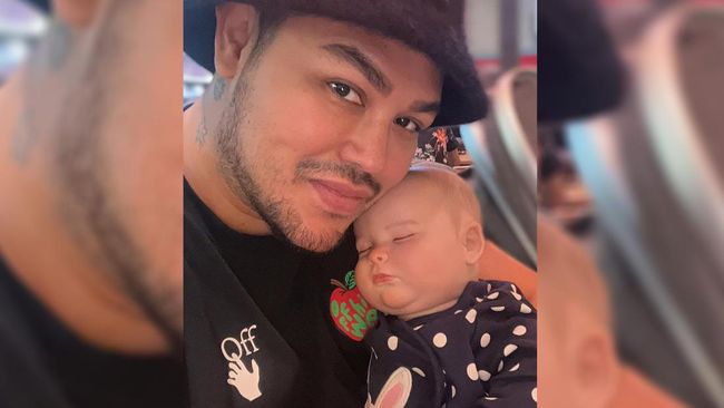 Ivan Gunawan mengaku tak peduli dengan cibiran netizen soal boneka arwahnya yang diberi nama Miracle Putra Gunawan.