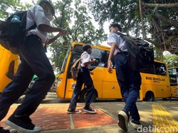 DKI Mulai Terapkan PTM 50%, Cakupan Vaksinasi Siswa 6-11 Tahun Masih 58%