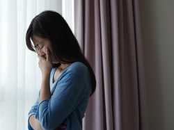 Mengenal Duck Syndrome, Sering Pura-pura Tenang Padahal Punya Banyak Masalah