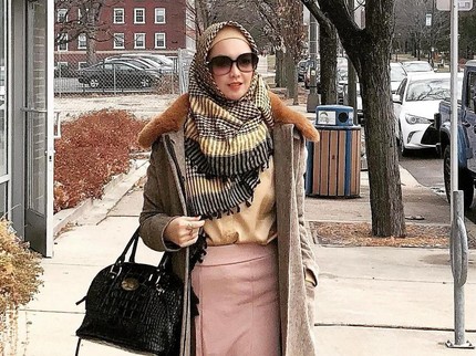 Jadi Istri Pejabat, Intip 5 Inspirasi OOTD Hijab Elegan Ingrid Kansil