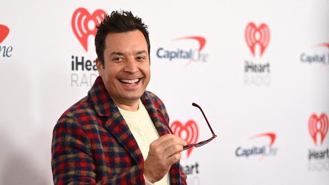 Jimmy Fallon positif Covid-19, ia mengaku mengalami gejala ringan.