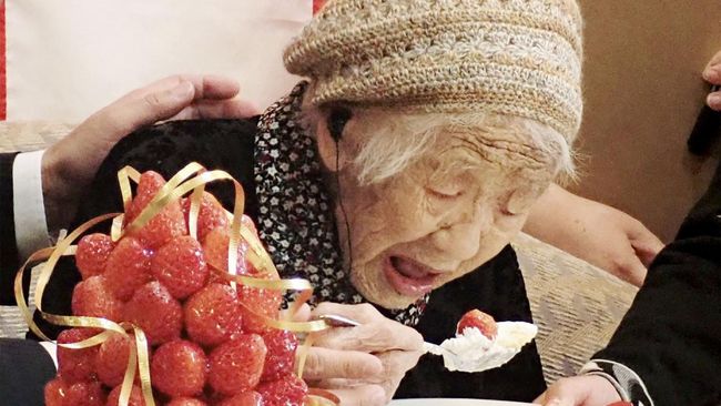 Orang tertua di dunia, Kane Tanaka ulang tahun ke-119 tahun pada Minggu (2/1). Hal ini diungkapkan melalui unggahan di Twitter dari cicitnya, Junko Tanaka.