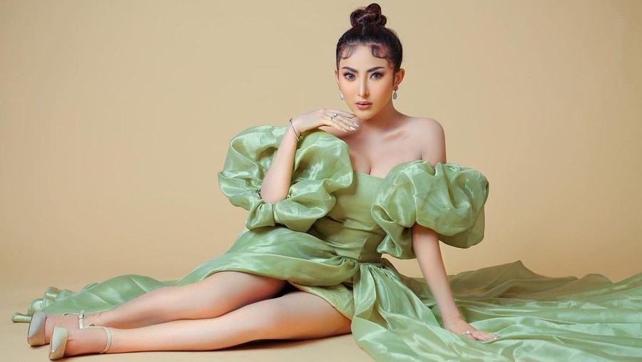 Keseruan Ayu Aulia Saat Makan Bareng Zikri Daulay di Resto Bawah Laut