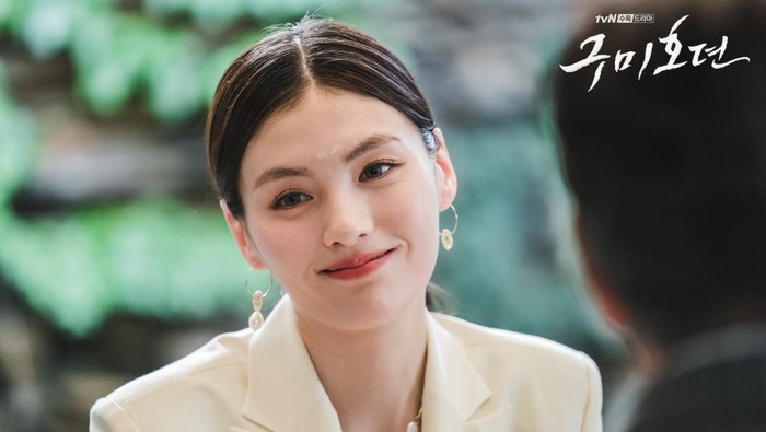 Para Artis Korea Ini Sering Dikira Blasteran Karena Punya Wajah yang Mirip 'Bule'