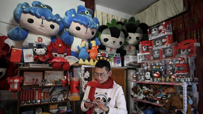 FOTO: Fan Fanatik Olimpiade China, Punya 5.000 Souvenir Asli