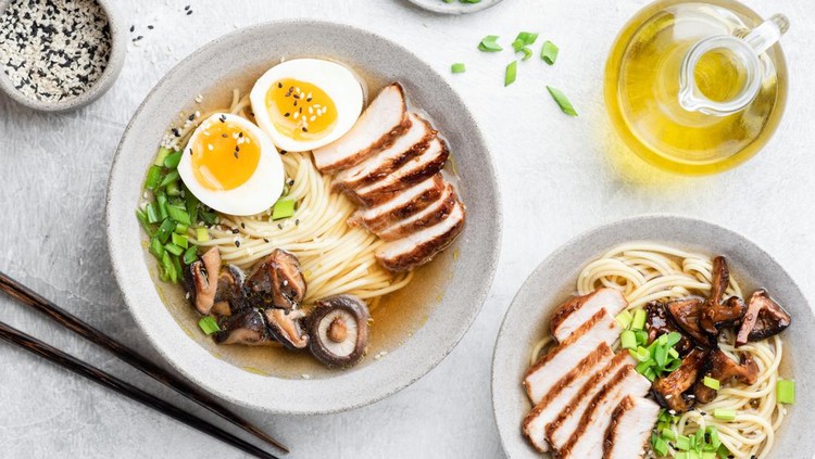 Chicken ramen with egg and shiitake mushrooms. Asian cuisine food, Ramen bowl