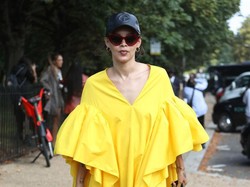 5 Tren Warna Baju 2022, Hijau Zamrud Hingga Kuning Mencolok