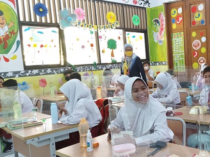 COVID-19 Melonjak, Jokowi Minta PTM 3 Provinsi Dievaluasi Bun