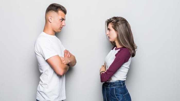 5 Kiat Mengakhiri Argumen Tidak Berkesudahan dengan Pasangan