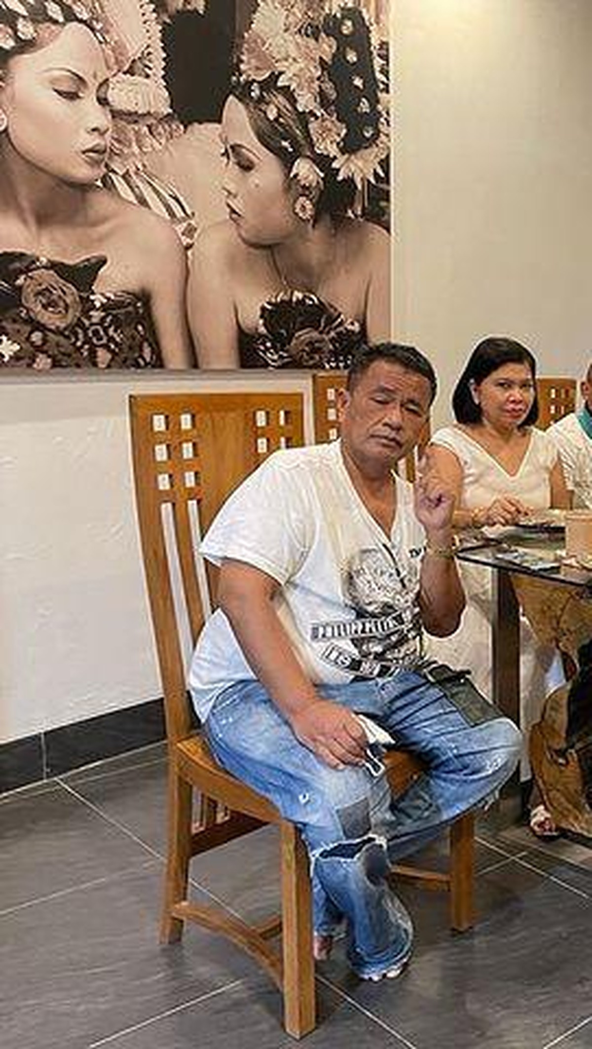 7 Penampilan Tubuh Kurus dan Wajah Lesu Hotman Paris yang Jadi Sorotan