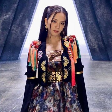 img-title Dikritik Netizen, Ini 5 Kostum Idol K-Pop yang Dinilai Paling Kontroversial