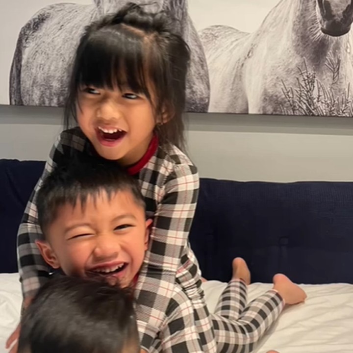 <p>Meski merupakan anak bungsu dan cucu paling kecil, Gaia dinilai sangat mandiri dan tidak manja oleh sang Bunda. Ia bahkan kerap mengingatkan dan menjaga kedua kakaknya, nih. (Foto: Instagram @ruby_26)</p>