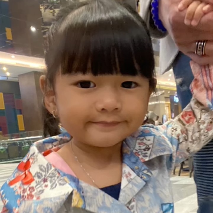 <p>Cucu Susilo Bambang Yudhoyono (SBY) saat ini sudah tumbuh besar. Gayatri Idalia Yudhoyono sudah menginjak usia 4 tahun, Bunda. (Foto: Instagram @ruby_26)</p>