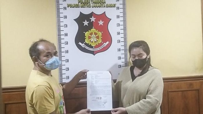 Kasus penganiayaan yang melibatkan seorang mantan sopir taksi online, Godelfridus Janter dengan penumpangnya, Novia Tambrani, berakhir damai.