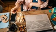 MAKANAN TERBAIK UNTUK IBU MENYUSUI