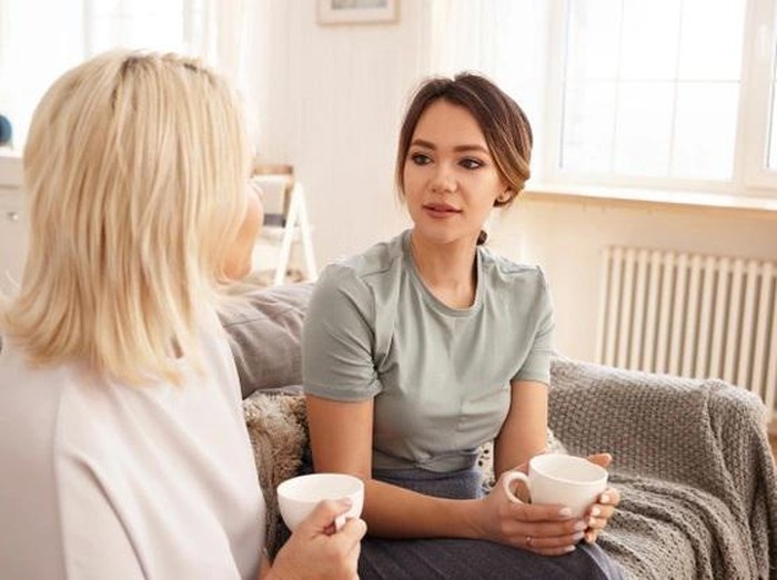 Ilustrasi meminta pendapat teman/ Foto: Freepik.com