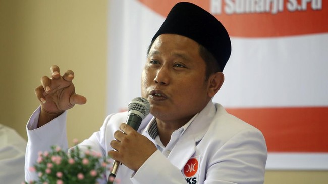 Partai Demokrat angkat suara usai gagal menggaet Sunarji alias Narji Cagur karena komedian itu lebih memillih PKS.