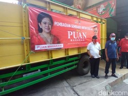 Dikirim Pakai Truk! Kader PDIP Bagikan Beras Bergambar Puan di Solo