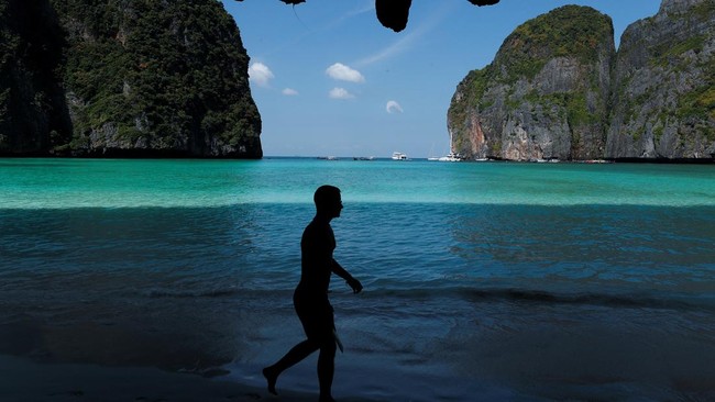 FOTO: Maya Bay Thailand Bangkit dari Tidur Suri Tiga Tahun