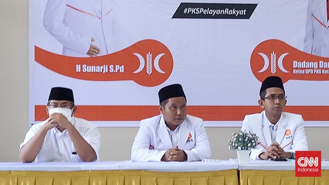 Sebelum gabung PKS, Narji mengaku juga dekat dengan beberapa partai lain seperti Gerindra dan juga didekati PSI.