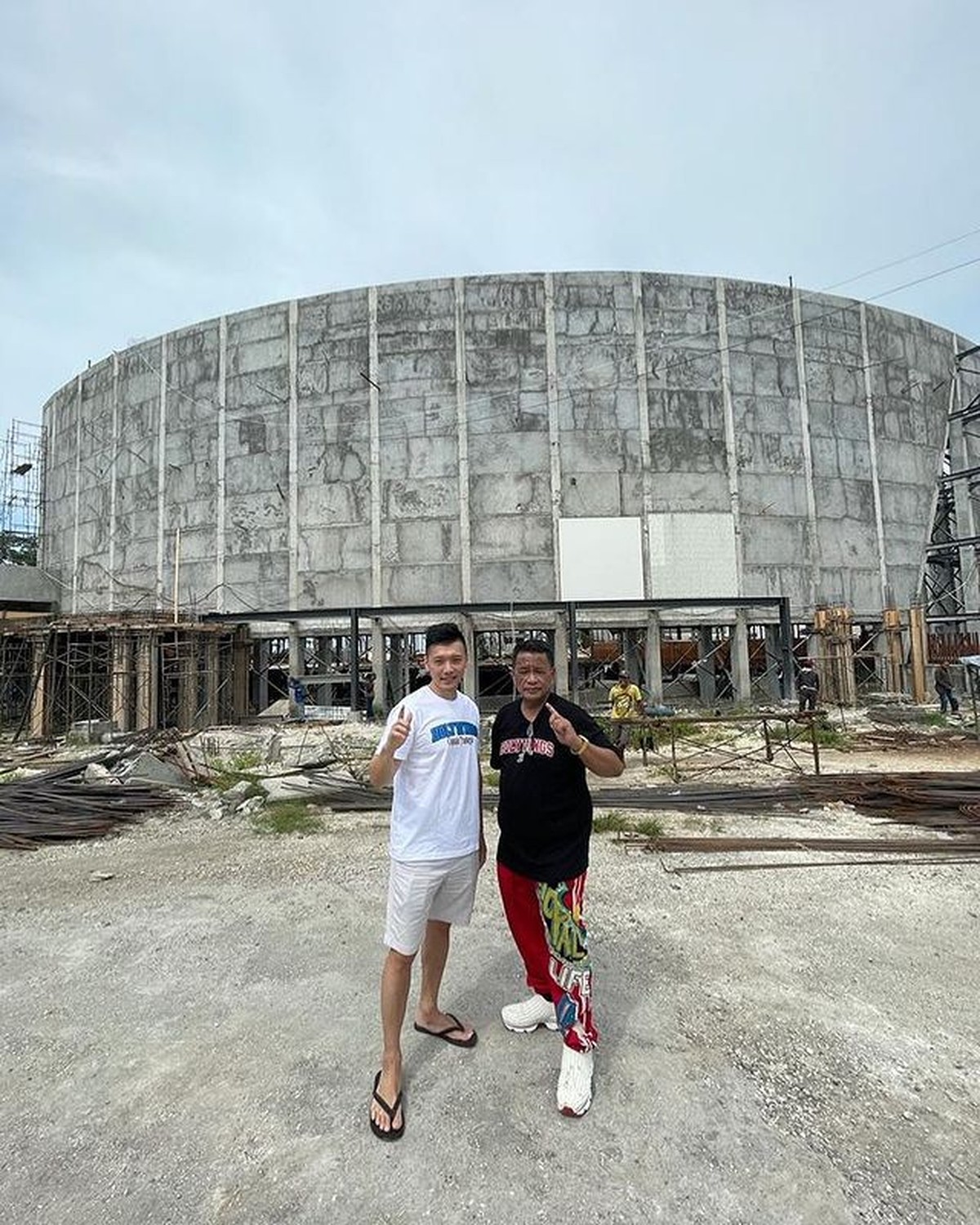 Penampilan terbaru Hotman Paris dengan wajah lesu dan tubuh kurus menjadi sorotan&period; Yuk kita intip potretnya&excl;