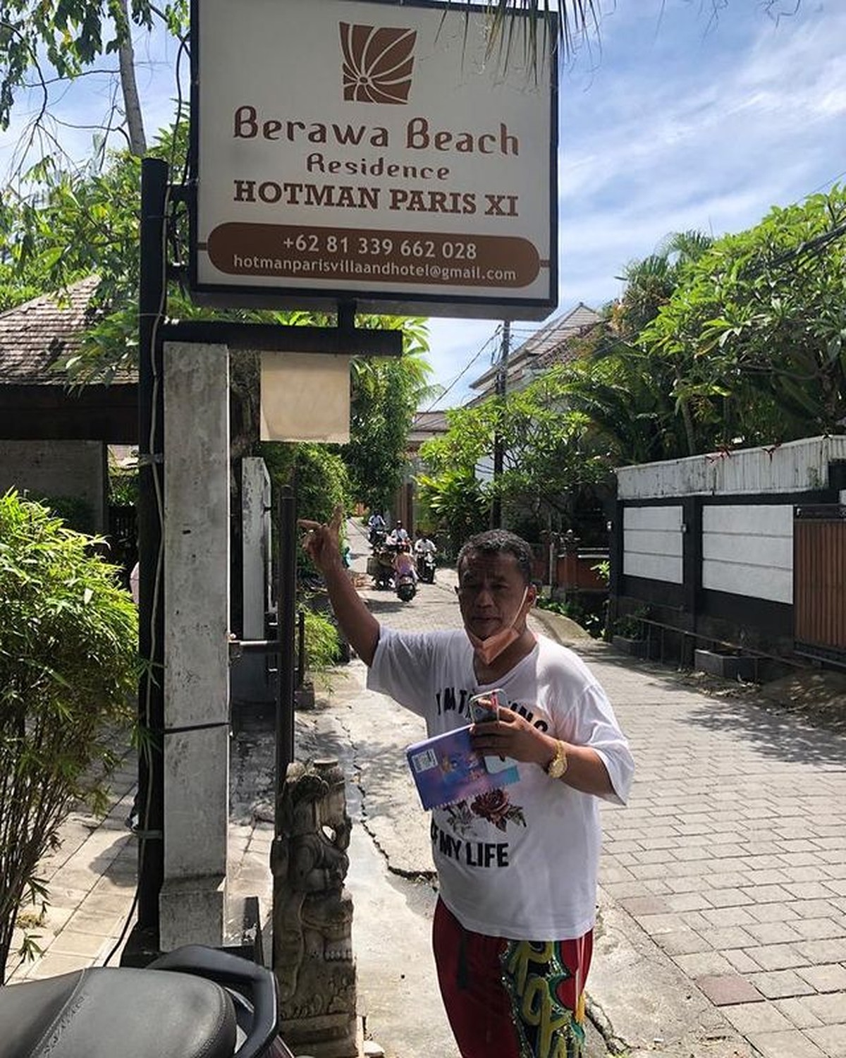 Penampilan terbaru Hotman Paris dengan wajah lesu dan tubuh kurus menjadi sorotan&period; Yuk kita intip potretnya&excl;